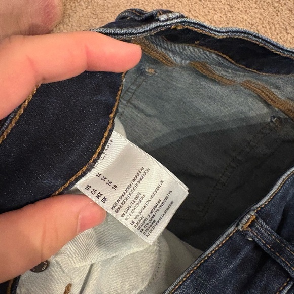 American eagle dark wash shortie size 14 - Picture 2 of 3